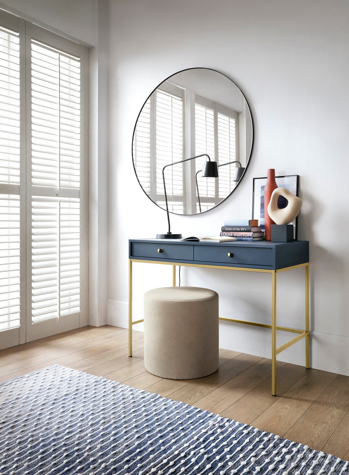 Kviat Dressing Table 104x78 cm, Modern Style – in a room setting