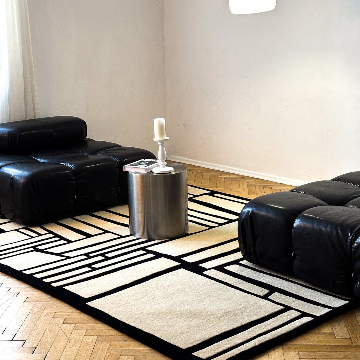 Tapis Sokkelo au motif graphique anguleux de style classique - photo 3