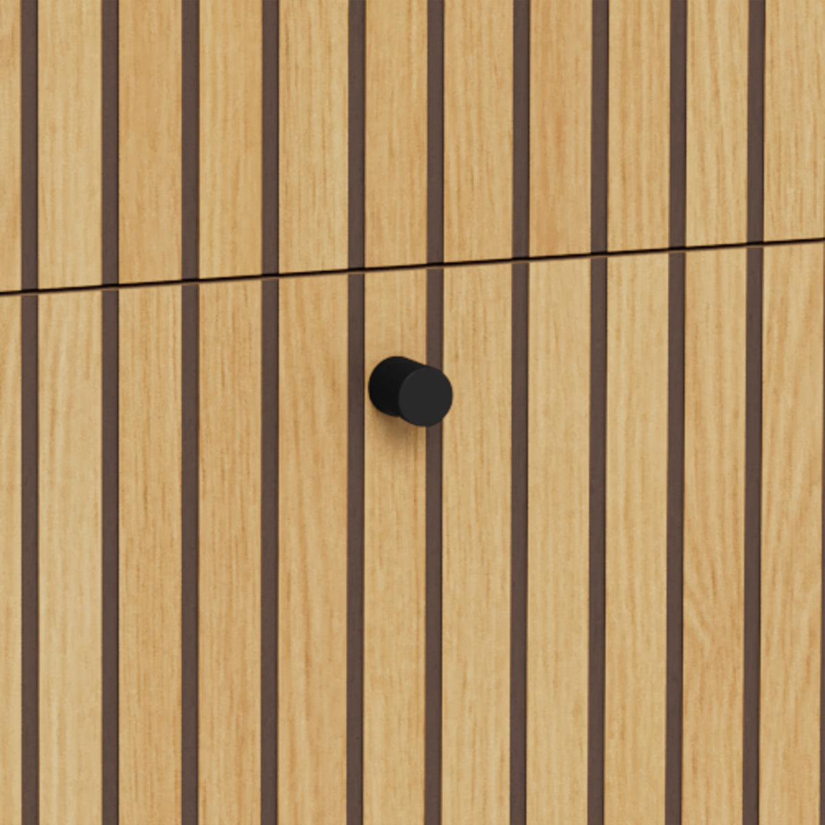Commode Bambouz 81 x 81 – détail des lamelles verticales couleur chêne et des poignées de tiroir noires