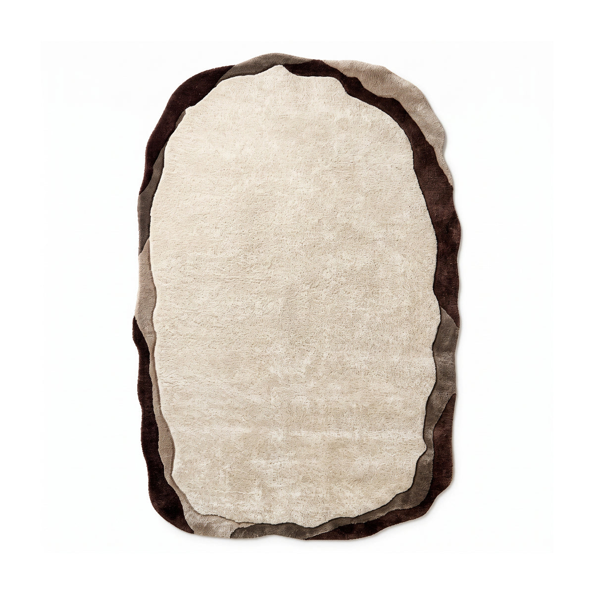 Tapis de salon Groti en laine tuftée à la main, avec un motif irrégulier de style naturel - vue de face | Pillovely
