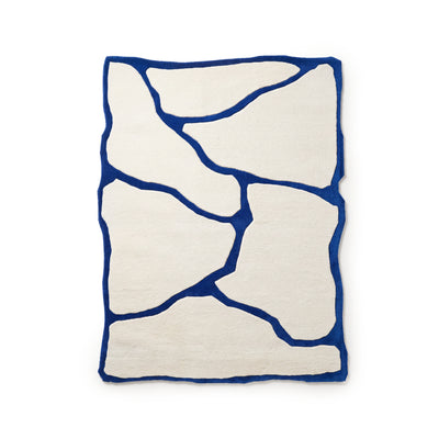 Tapis de salon Mizu à motif angulaire aux couleurs contrastées, de style classique – vue de face | Pillovely