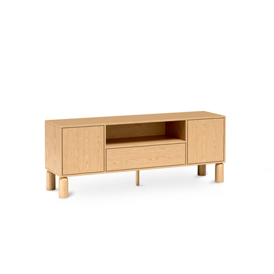 Meuble TV Fjord 160x62 avec des rangements spacieux de style scandinave – vue en angle | Pillovely