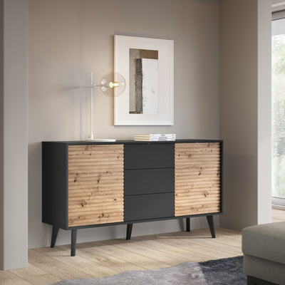 Komoda Las 154x83 z szufladami i drzwiami w stylu loft – w aranżacji wnętrza