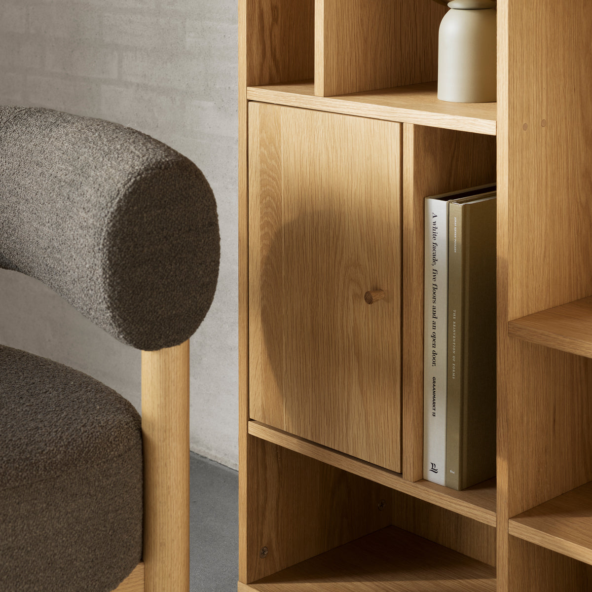 Regał Asymo do salonu 90x180 w stylu japandi – w aranżacji wnętrza