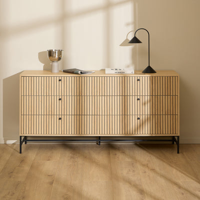 Commode Bambouz 158x81 avec façade à lattes de style moderne - dans une décoration intérieure