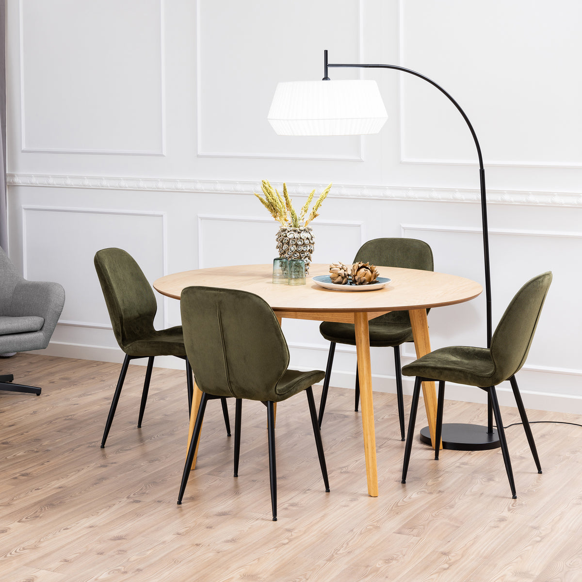 Krel Round Dining Table 140x76 cm, Scandinavian Style – in a room setting