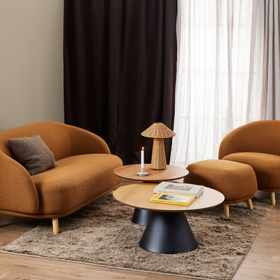 Okrągły stolik kawowy Talin o średnicy 65 cm w stylu soft loft – w aranżacji wnętrza