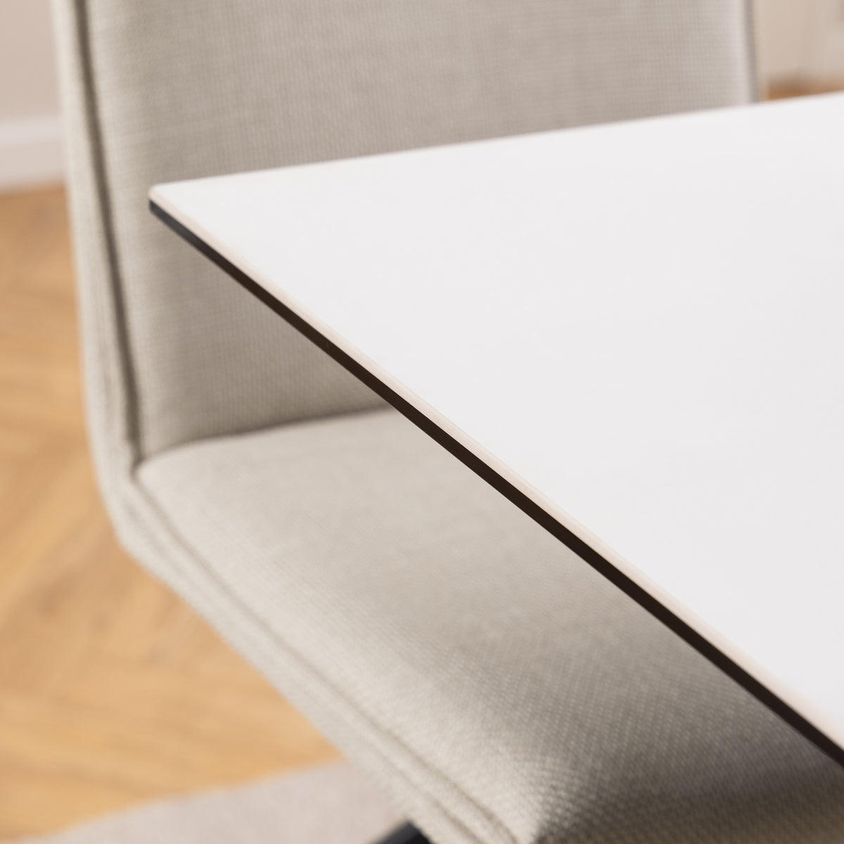Oryss Dining Table 135x80 cm, Modern Style – in a room setting