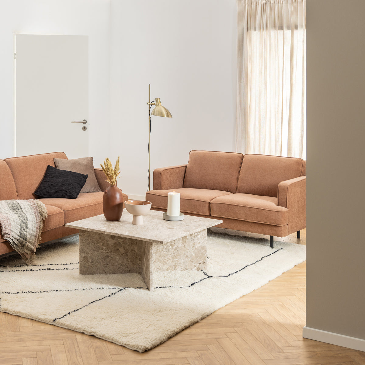 Stolik kawowy Plaris 90x42 w stylu eleganckim – w aranżacji wnętrza
