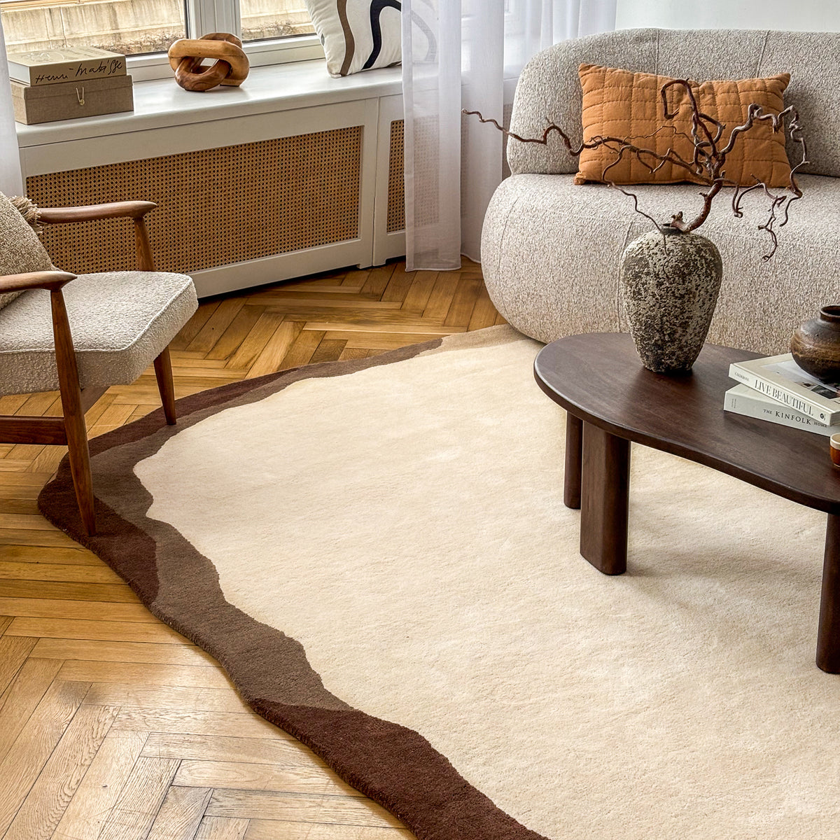 Tapis Groti en laine tuftée à la main, orné d’un motif irrégulier de style naturel - photo 3