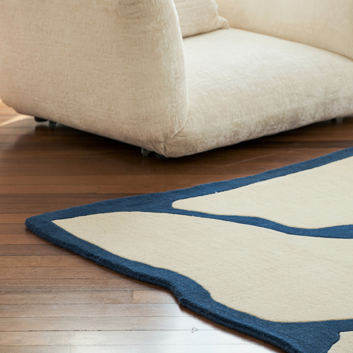 Tapis Mizu au motif anguleux dans des tons contrastés, de style classique - photo 3