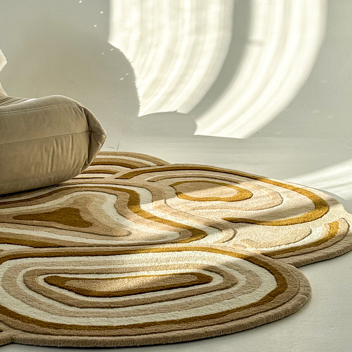 Tapis rond Cytris à la forme organique et au style naturel - photo 5