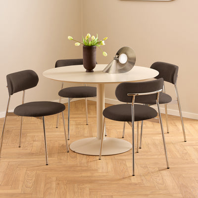Chaises Dotto 47 x 79, marron, autour d'une table ronde beige à motif en chevrons – ensemble de chaises de salle à manger