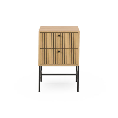 Table de chevet Bambouz 46 x 70 en chêne – vue de face sur deux tiroirs à lamelles dotés de poignées noires