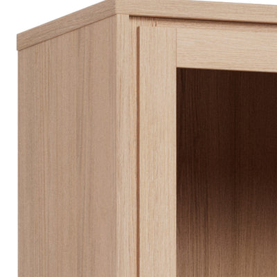 Vitrine Lurisse 90 x 180 – gros plan sur le coin supérieur avec placage en chêne et cadre des portes vitrées