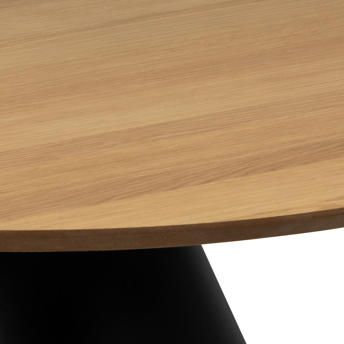 Okrągły stolik kawowy Talin o średnicy 85 cm w stylu soft loft – zbliżenie na detale i fakturę