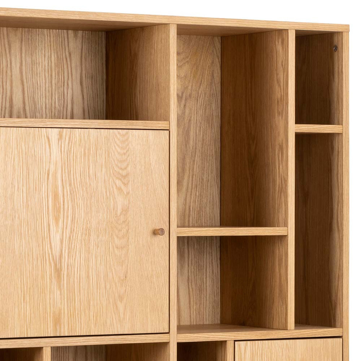 Regał Asymo do salonu 90x180 w stylu japandi – zbliżenie na detale i fakturę