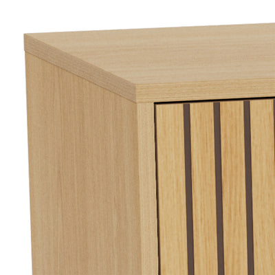 Commode Bambouz 158x81 avec façade à lattes de style moderne - gros plan sur les détails et la texture