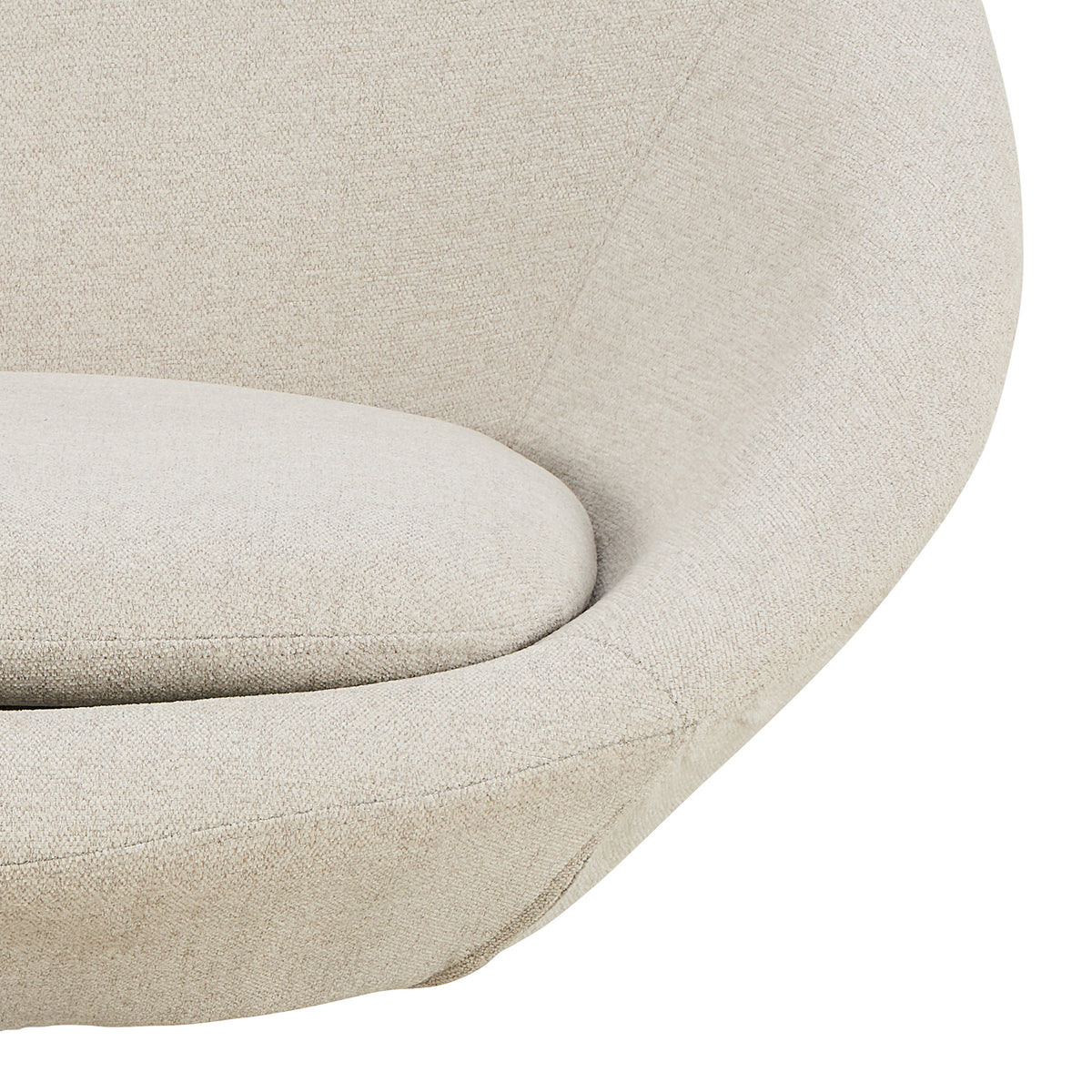 Fotel Otulo do relaksu obrotowy w stylu soft – zbliżenie na detale i fakturę